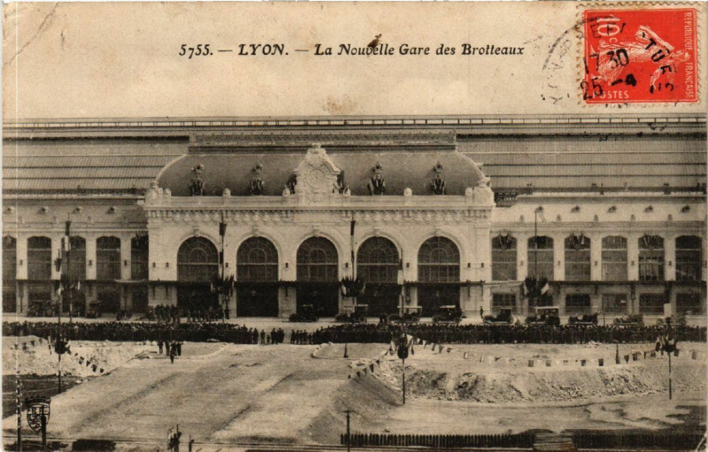 Carte postale ancienne Lyon-La Nouvelle Gare des Brotteaux à Lyon