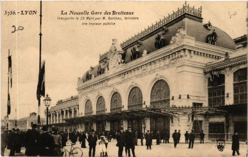 Carte postale ancienne Lyon-La Nouvelle Gare des Brotteaux à Lyon