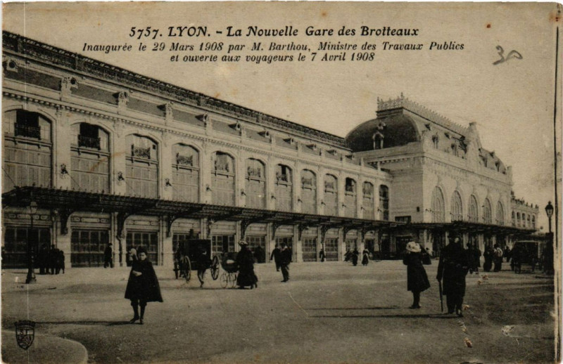 Carte postale ancienne Lyon-La Nouvelle Gare des Brotteaux à Lyon