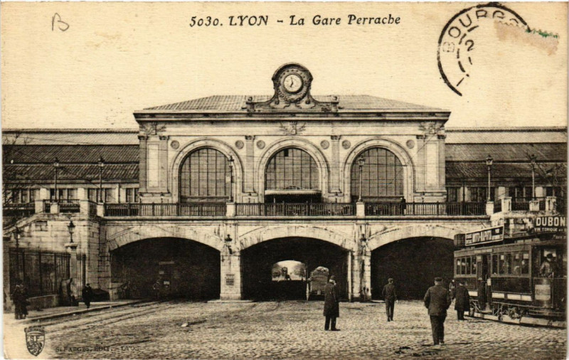 Carte postale ancienne Lyon-La Gare Perrache à Lyon