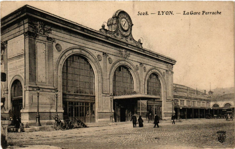 Carte postale ancienne Lyon-La Gare Perrache à Lyon