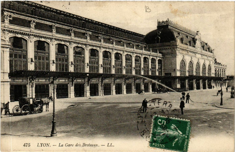 Carte postale ancienne Lyon-La Gare des Brotteaux à Lyon
