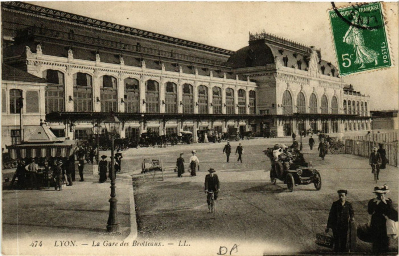 Carte postale ancienne Lyon-La Gare des Brotteaux à Lyon