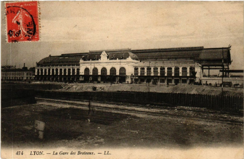 Carte postale ancienne Lyon-La Gare des Brotteaux à Lyon