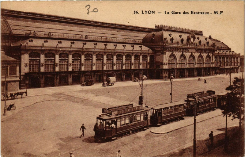 Carte postale ancienne Lyon-La Gare des Brotteaux à Lyon