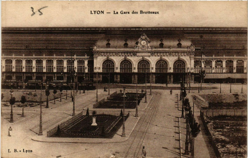 Carte postale ancienne Lyon-La Gare des Brotteaux à Lyon