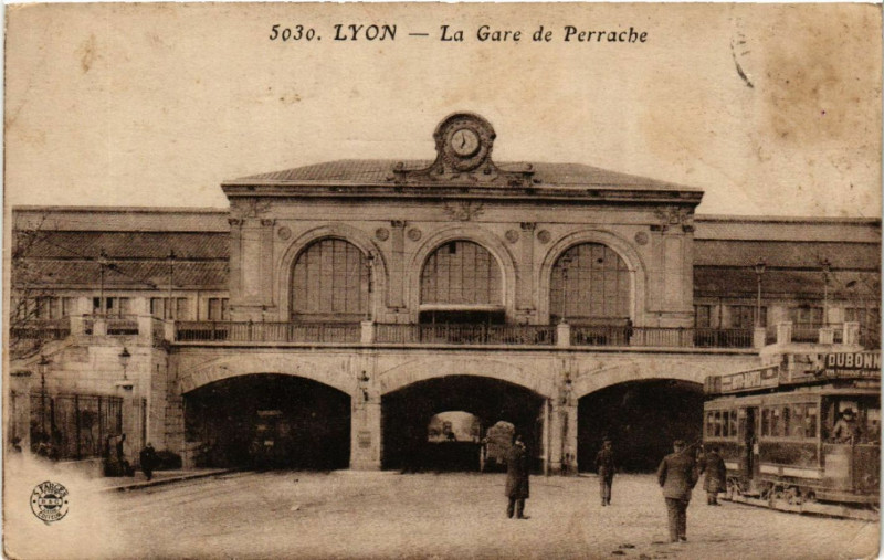 Carte postale ancienne Lyon-La Gare de Perrache à Lyon