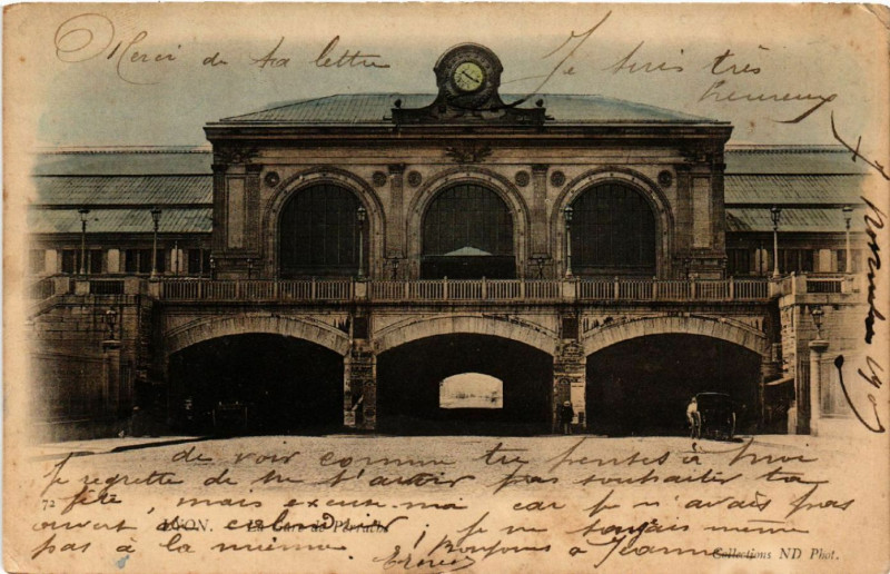 Carte postale ancienne Lyon-La Gare de Perrache à Lyon