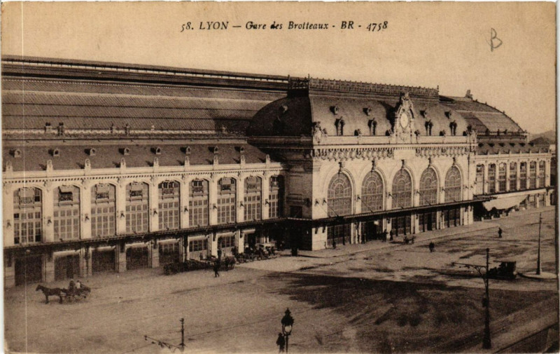 Carte postale ancienne Lyon-Gare des Brotteaux à Lyon