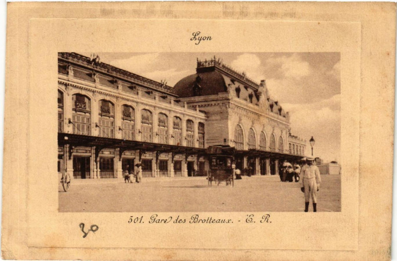 Carte postale ancienne Lyon-Gare des Brotteaux à Lyon