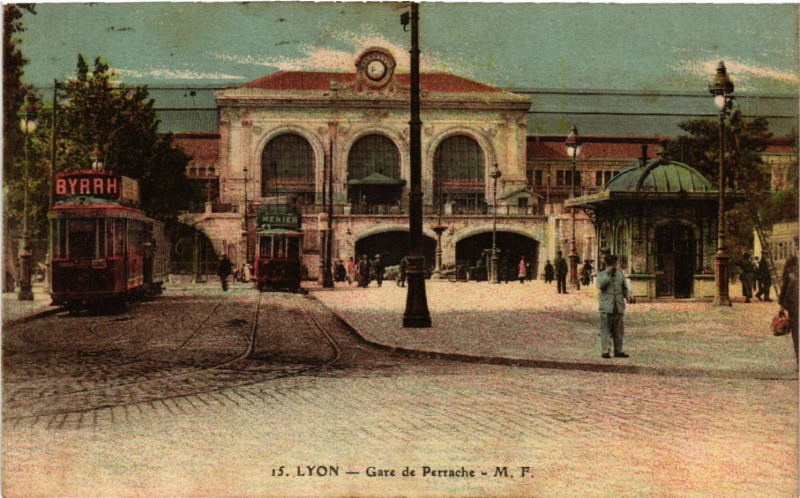 Carte postale ancienne Lyon-Gare de Perrache à Lyon