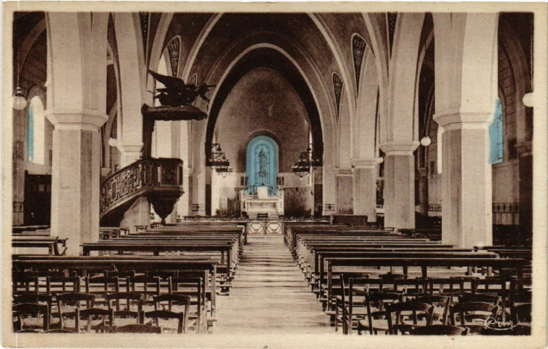 Carte postale ancienne Cours Rhone-Interieur de l'Eglise à Cours