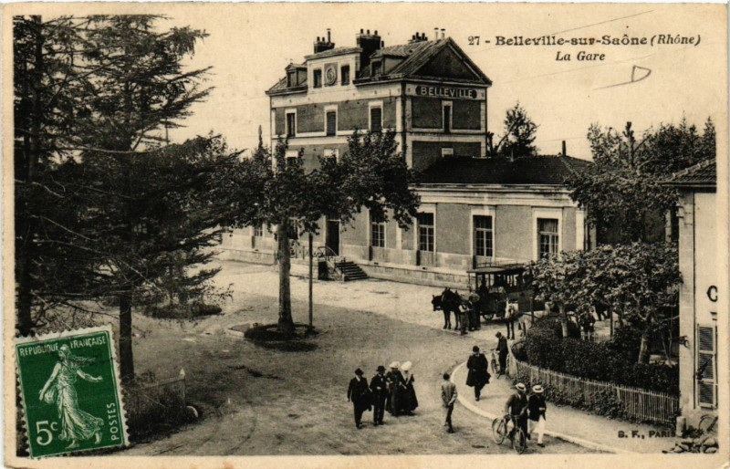 Carte postale ancienne Belleville-sur-Saone - La Gare