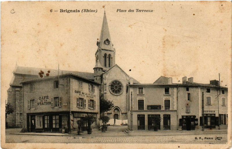 Carte postale ancienne Brignais - Place des Terreaux à Brignais