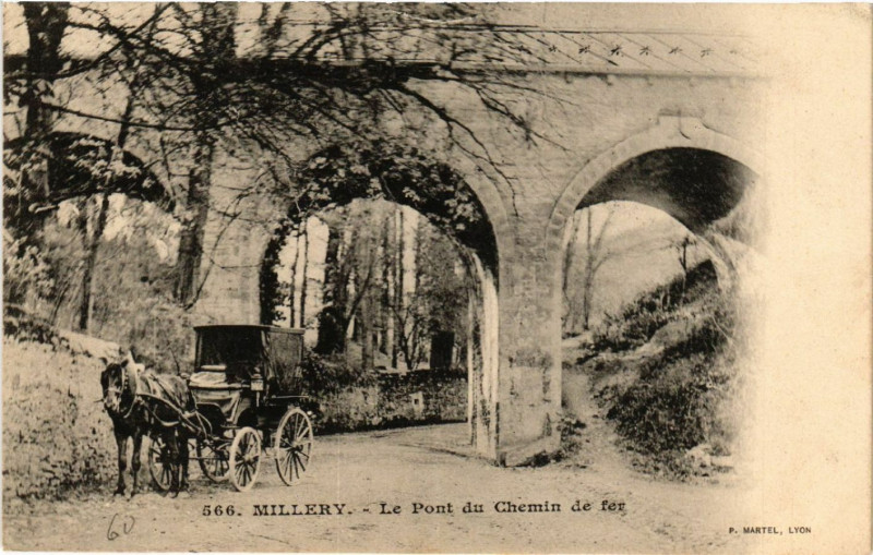 Carte postale ancienne Millery - Le Pont du Chemin de fer à Millery