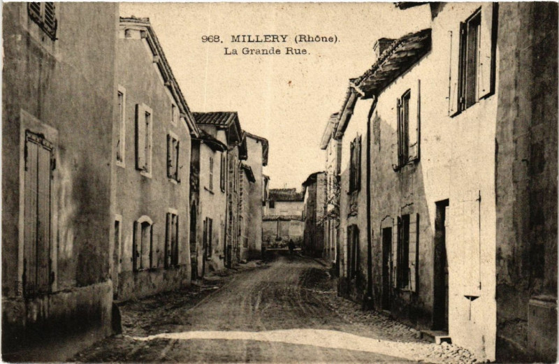Carte postale ancienne Millery - La Grande Rue à Millery