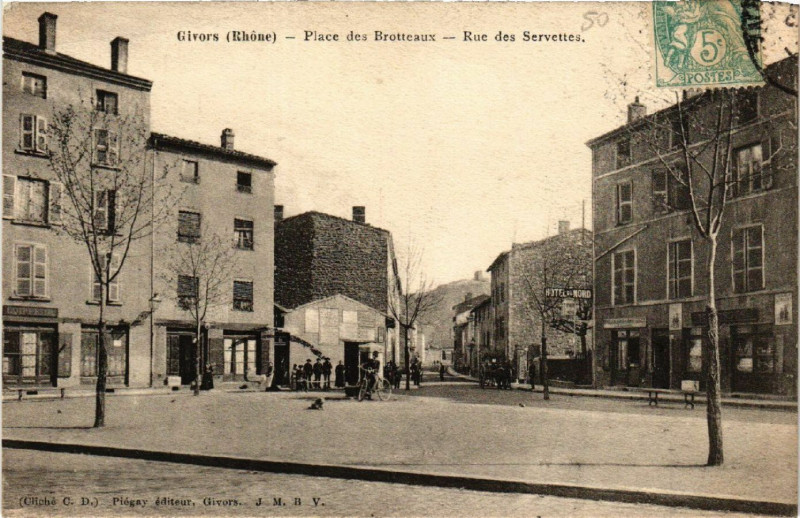 Carte postale ancienne Givors - Place des Brotteaux - Rue des Servettes à Givors
