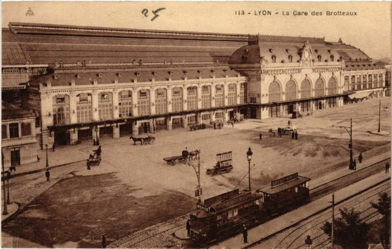 Carte postale ancienne Lyon-La Gare des Brotteaux à Lyon