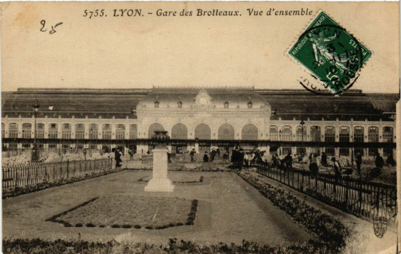 Carte postale ancienne Lyon-Gare des Brotteaux-Vue d'ensemble à Lyon