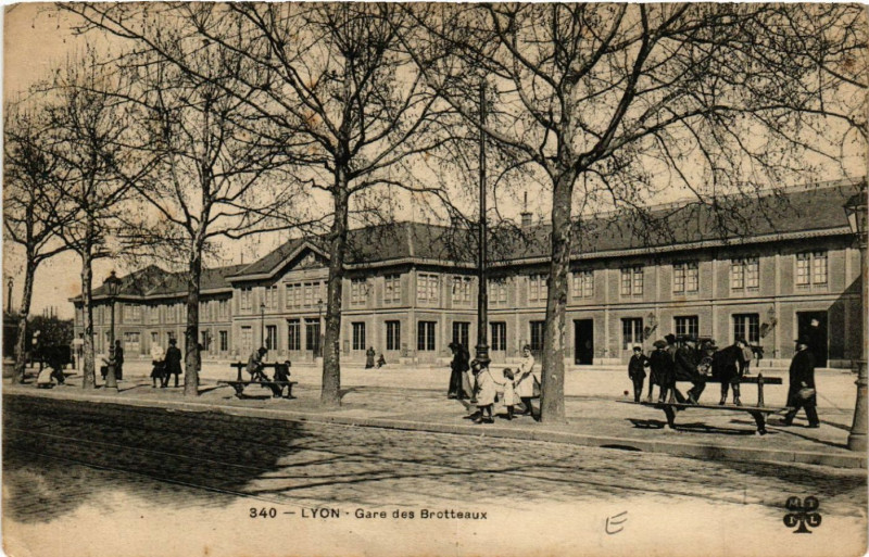 Carte postale ancienne Lyon-Gare des Brotteaux à Lyon