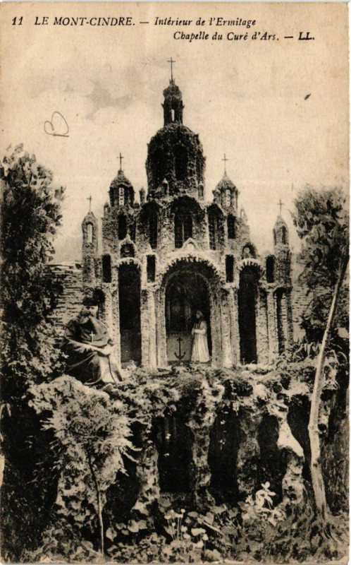 Carte postale ancienne Intérieur de l'Ermitage - Chapelle du Curé d'Ars à Saint-Cyr-au-Mont-d'Or