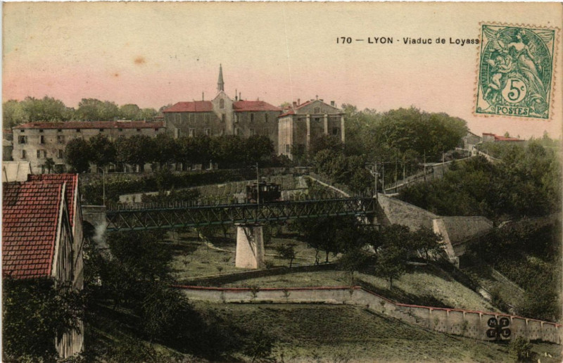 Carte postale ancienne Lyon-Viaduc de Loyasse à Lyon