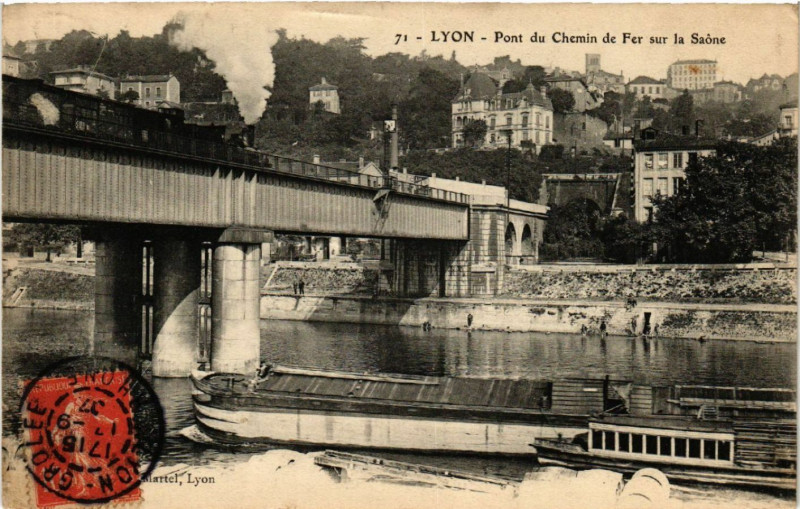Carte postale ancienne Lyon-Pont du Chemin de Fer sur la Saone à Lyon