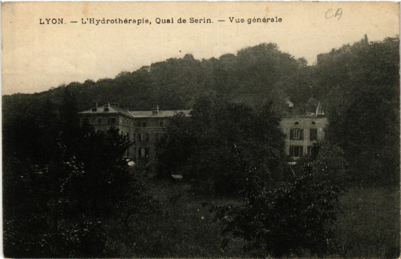 Carte postale ancienne Lyon-L'Hydrotherapie Quai de Serin. Vue générale à Lyon