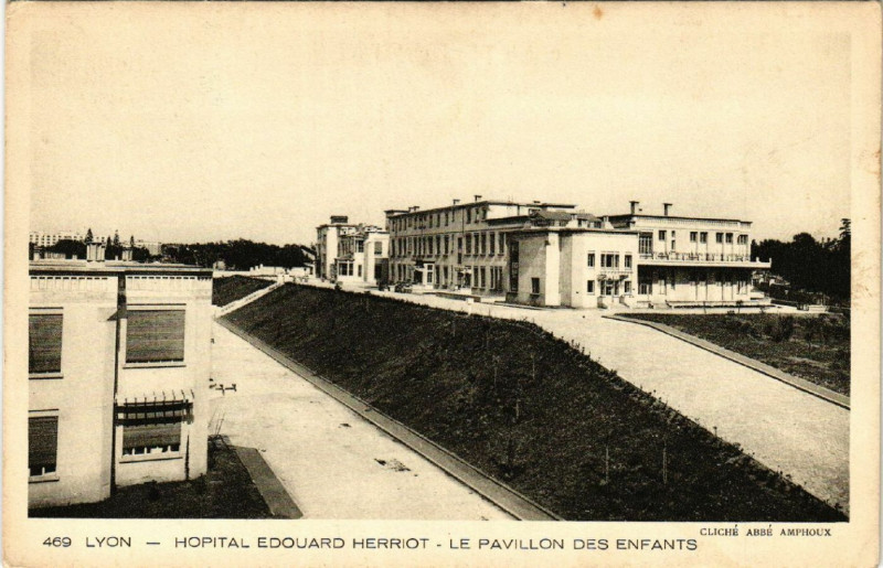 Carte postale ancienne Lyon-Hopital Edouard Herriot Le Pavillon des Enfants à Lyon