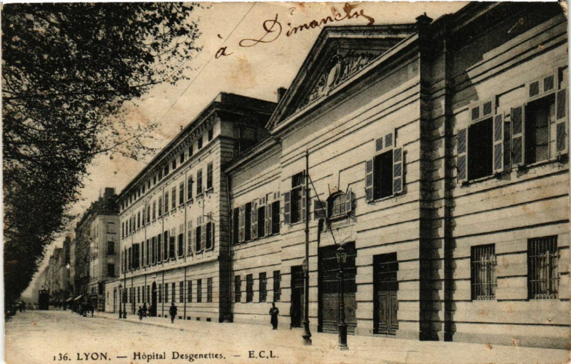 Carte postale ancienne Lyon-Hopital Desgenettes à Lyon