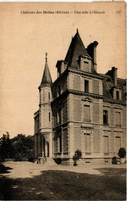 Carte postale ancienne Chateau des Halles - Une alle a Ouest