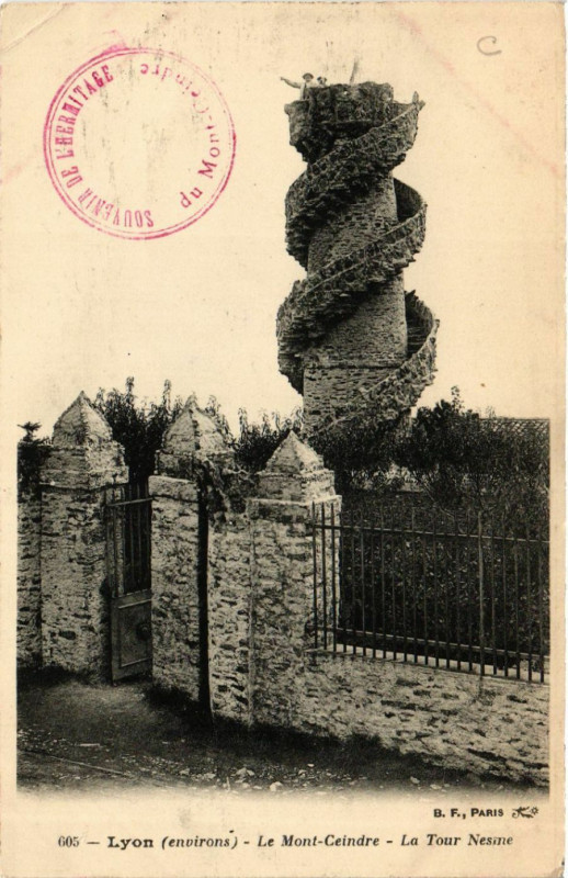 Carte postale ancienne Lyon (Env.) - Le Mont-Cndre - La Tour Nesme à Lyon