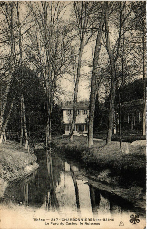 Carte postale ancienne Rhone - Charbonnieres-les-Bains - Le Parc du Casino le Ruisseau à Charbonnières-les-Bains