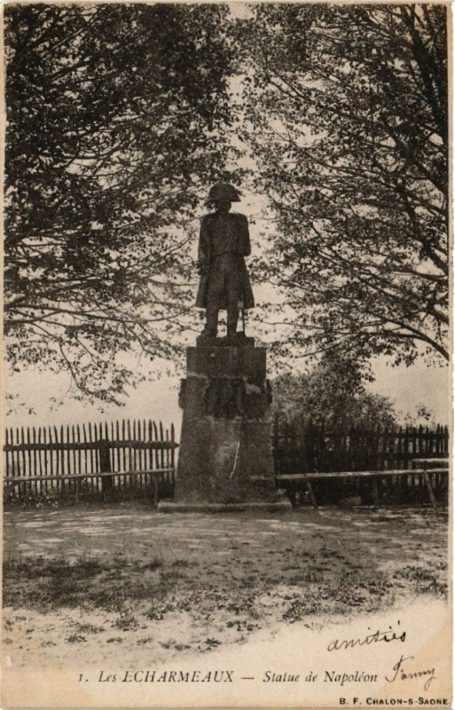 Carte postale ancienne Les-Echarmeaux - Statue de Napoleon
