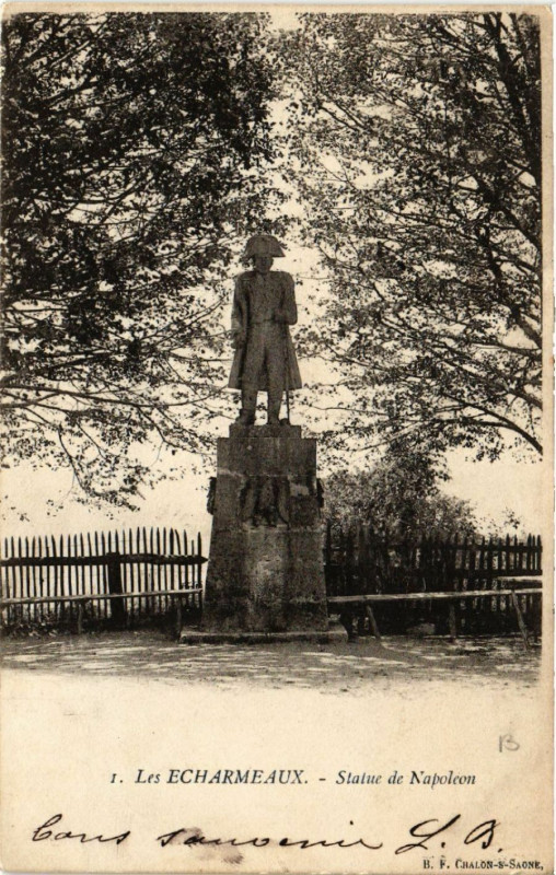 Carte postale ancienne Les-Echarmeaux - Statue de Napoleon