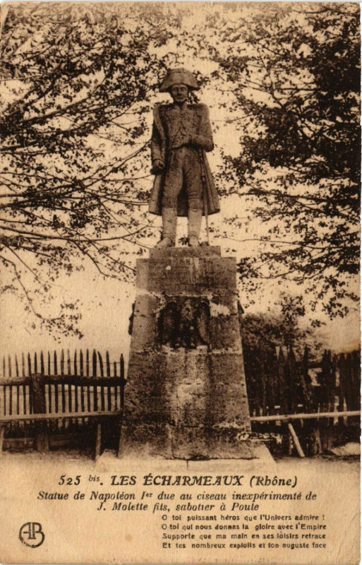 Carte postale ancienne Les Echarmeaux - Statue de Napoleon Ier due au ciseau