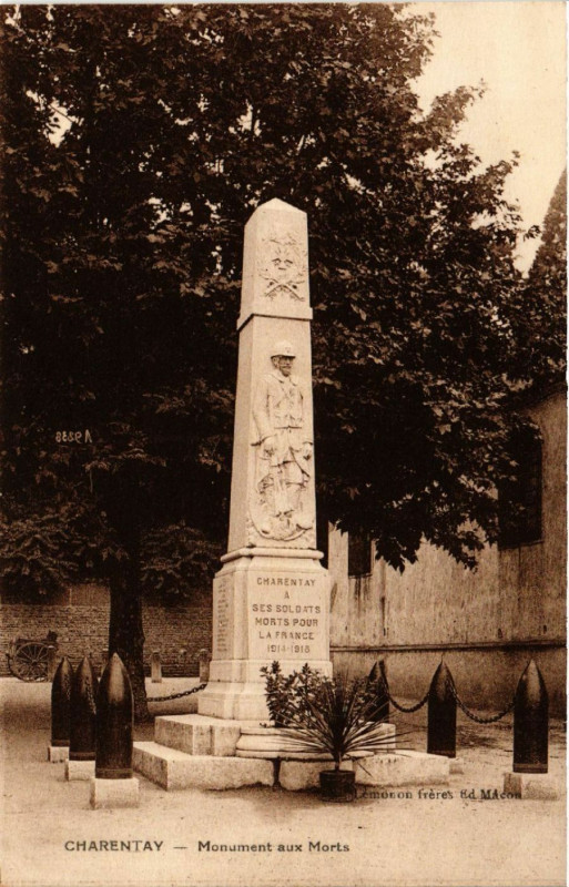 Carte postale ancienne Charentay - Monument aux Morts à Charentay