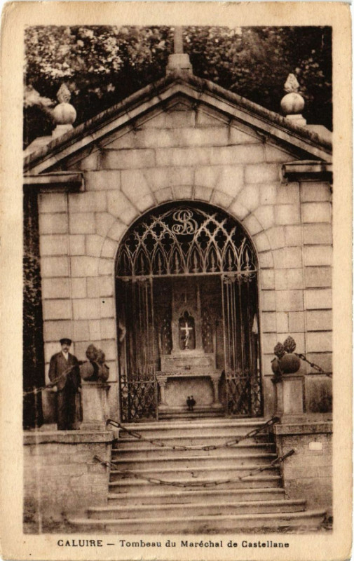Carte postale ancienne Caluire - Tombeau du Marechal de Castellane