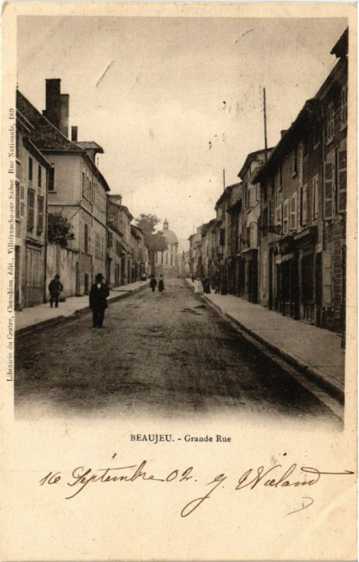 Carte postale ancienne Beaujeu - Grande Rue à Beaujeu