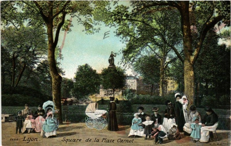 Carte postale ancienne Lyon - Square de la Place Carnot à Lyon