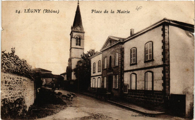 Carte postale ancienne Legny Place de la Mairie à Légny