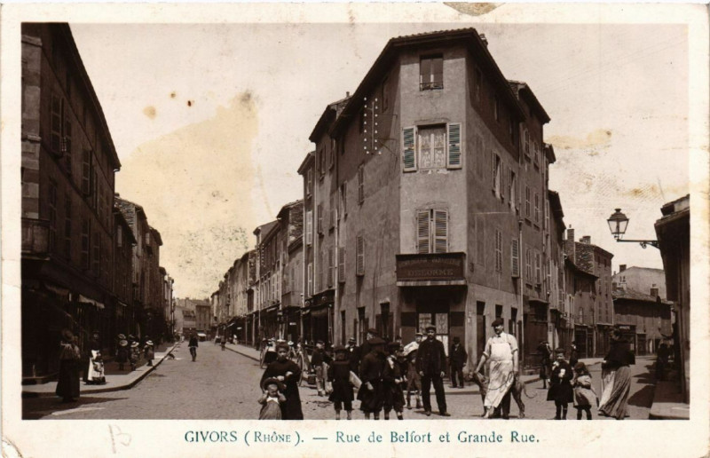 Carte postale ancienne Givors Rue de Belfort et Grande Rue à Givors