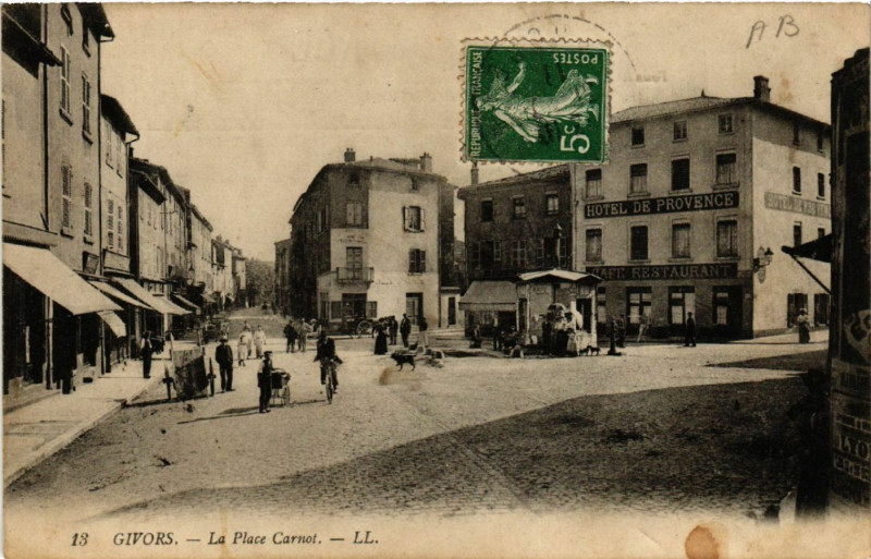Carte postale ancienne Givors La Place Carnot à Givors
