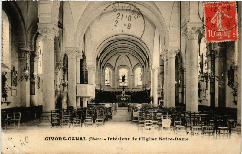 Carte postale ancienne Givors Canal Interieur de l'Eglise N.D. à Givors