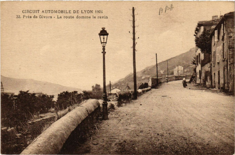 Carte postale ancienne Circ. Automobile de Lyon 1924 Pres de Givors Route domine le ravin à Lyon