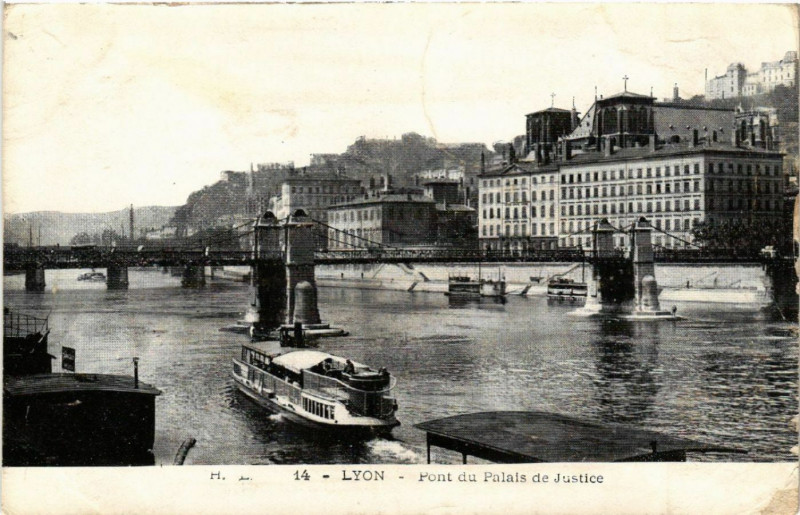 Carte postale ancienne Lyon Pont du Palais de Justice à Lyon