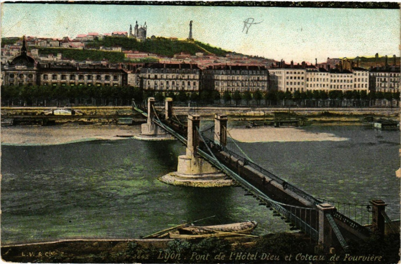 Carte postale ancienne Lyon Pont de l'Hotel Dieu et Coteau de Fourviere à Lyon