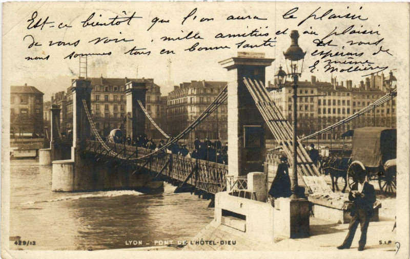 Carte postale ancienne Pont de l'Hôtel-Dieu à Lyon 2e Arrondissement