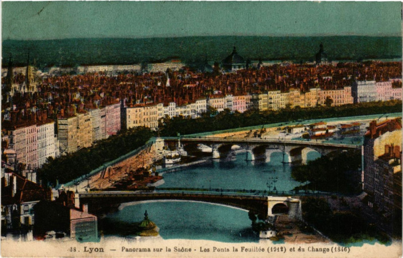 Carte postale ancienne Lyon Panorama sur la Saone - Les Ponts dla Feuillee et du Change à Lyon