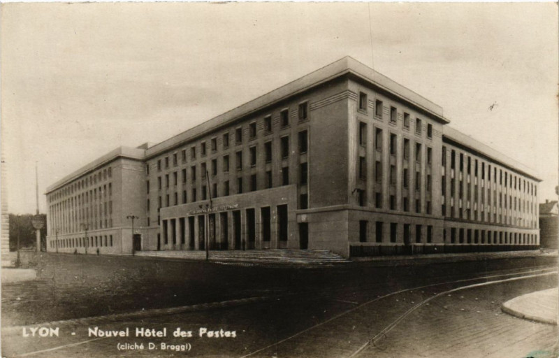 Carte postale ancienne Lyon Nouvel Hotel des Postes à Lyon